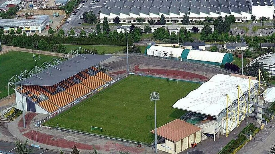 Stade Francis Le Basser, stade de Stade Lavallois